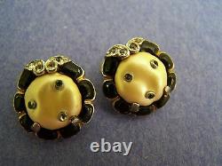 RARE 1942 Trifari MING ELEPHANT Alfred Philippe EARRINGS Pearl Belly Rhinestones