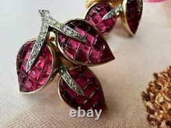 RARE Alfred Philippe TRIFARI INVISIBLE Art Glass Ruby Leaf Earrings Book Piece