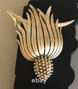 RARE CROWN TRIFARI Alfred Philippe Pine Cone Brooch Circa 1963