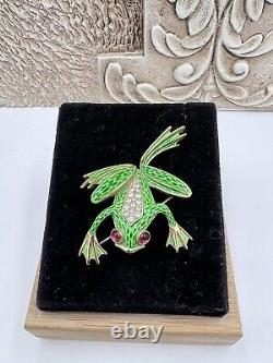 RARE Crown Trifari Vintage Figural Frog, Alfred Philippe Ruby Red Eyes Golden