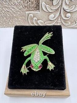 RARE Crown Trifari Vintage Figural Frog, Alfred Philippe Ruby Red Eyes Golden