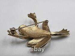 RARE Crown Trifari Vintage Figural Frog, Alfred Philippe Ruby Red Eyes Golden