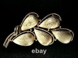 RARE Vintage Signed TRIFARI Alfred Philippe Brushed Gold Tone Floral Brooch Pin