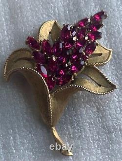 Rare Alfred Philippe Crown Trifari Lily flower Gold fuchsia crystal brooch 1950s