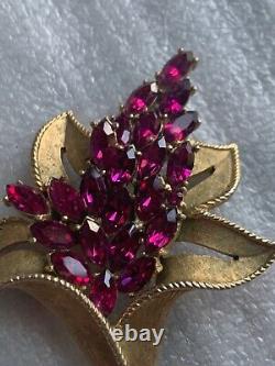 Rare Alfred Philippe Crown Trifari Lily flower Gold fuchsia crystal brooch 1950s