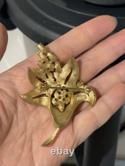 Rare Alfred Philippe Crown Trifari Lily flower Gold fuchsia crystal brooch 1950s
