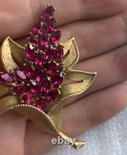 Rare Alfred Philippe Crown Trifari Lily flower Gold fuchsia crystal brooch 1950s