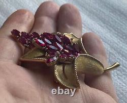 Rare Alfred Philippe Crown Trifari Lily flower Gold fuchsia crystal brooch 1950s