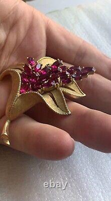 Rare Alfred Philippe Crown Trifari Lily flower Gold fuchsia crystal brooch 1950s