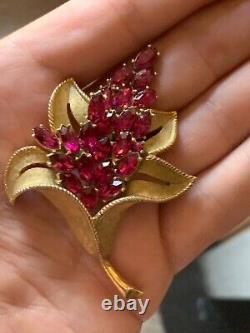 Rare Alfred Philippe Crown Trifari Lily flower Gold fuchsia crystal brooch 1950s