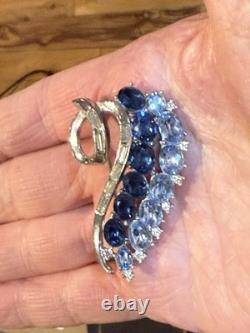 Stunning Trifari PAT PEND Blue Rhinestones Brooch Pin Alfred Philippe Rhodium