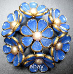 TRIFARI 1940 Alfred Philippe Blue Molded Glass Flower Fur Clip RARE