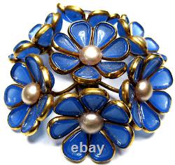TRIFARI 1940 Alfred Philippe Blue Molded Glass Flower Fur Clip RARE
