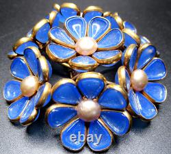 TRIFARI 1940 Alfred Philippe Blue Molded Glass Flower Fur Clip RARE