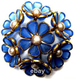 TRIFARI 1940 Alfred Philippe Blue Molded Glass Flower Fur Clip RARE