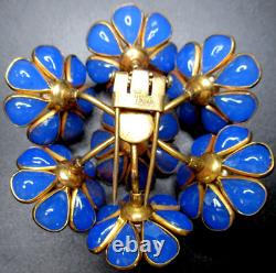 TRIFARI 1940 Alfred Philippe Blue Molded Glass Flower Fur Clip RARE