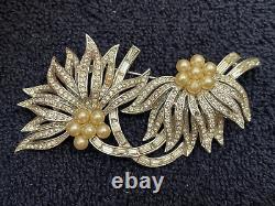 TRIFARI 1950's Alfred Philippe Crystal Rhinestones faux Pearls Pin Brooch