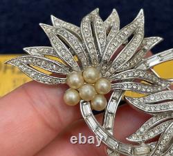 TRIFARI 1950's Alfred Philippe Crystal Rhinestones faux Pearls Pin Brooch