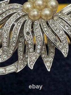 TRIFARI 1950's Alfred Philippe Crystal Rhinestones faux Pearls Pin Brooch