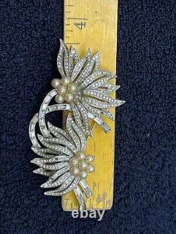 TRIFARI 1950's Alfred Philippe Crystal Rhinestones faux Pearls Pin Brooch