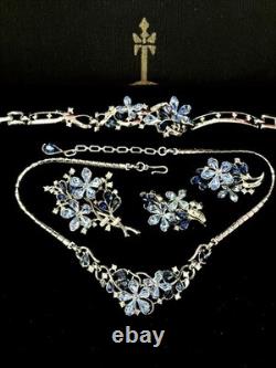 TRIFARI 4-5 Petal Flower Parure 1953 Sapphire Alfred Philippe PAT PEND TRIFARI 4-5 Petal Flower Parure 1953 Sapphire Alfred Philippe PAT PEND