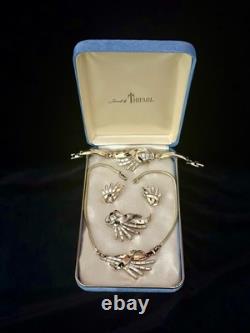 TRIFARI Crystal Baguette Fan Set 1953 Gold Ribbon Alfred Philippe PAT PEND Box