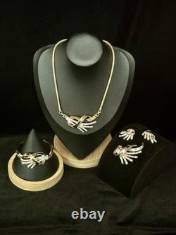TRIFARI Crystal Baguette Fan Set 1953 Gold Ribbon Alfred Philippe PAT PEND Box