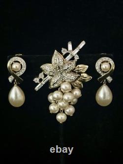 TRIFARI Crystal Pave Pearls Gold Dangle Leaf Grapes Alfred Philippe PAT PEND Box