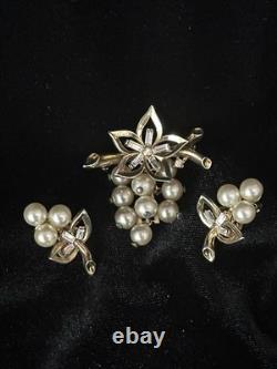 TRIFARI Flower Pearl Baguette Set Alfred Philippe Earings Brooch Gold-Trifanium