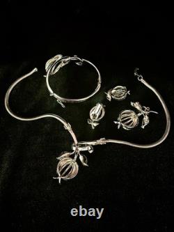 TRIFARI Forbidden Fruit-Rhodium 1950 Set Baguettes A. Philippe Book PAT PEND