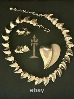 TRIFARI Gold Hearts Earrings Brooch Necklace Set Gold Alfred Philippe Crown