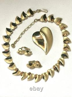 TRIFARI Gold Hearts Earrings Brooch Necklace Set Gold Alfred Philippe Crown