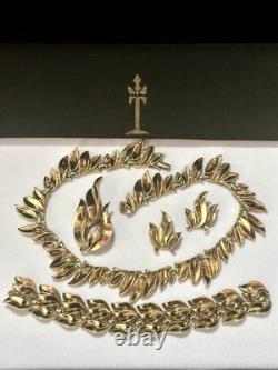 TRIFARI Golden Flame Set 1951 Gold-Trifanium Alfred Philippe Book