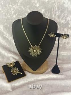 TRIFARI Petalettes Floral Set Alfred Philippe Gold-Trifanium Translucent 1949