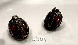 TRIFARI Philippe Renaissance Collection Cranberry Gripoix Clip On Earrings EUC