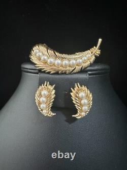 TRIFARI Plume Book-Set Alfred Philippe Feather Brooch Earrings Gold Pearls