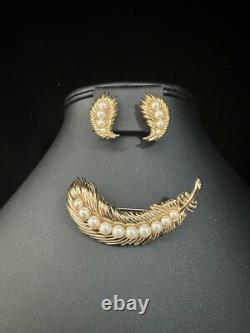 TRIFARI Plume Book-Set Alfred Philippe Feather Brooch Earrings Gold Pearls