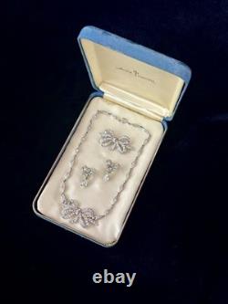 TRIFARI Rhodium Diamanté Parure 1949(Earrings) Brooch Necklace Bow Ribbon withBox