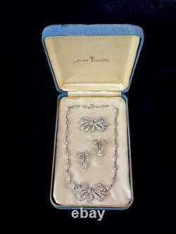 TRIFARI Rhodium Diamanté Parure 1949(Earrings) Brooch Necklace Bow Ribbon withBox