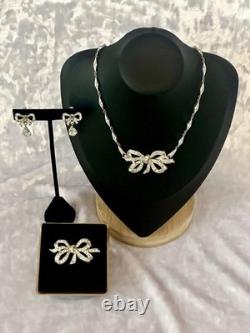 TRIFARI Rhodium Diamanté Parure 1949(Earrings) Brooch Necklace Bow Ribbon withBox