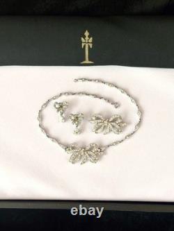 TRIFARI Rhodium Diamanté Parure 1949(Earrings) Brooch Necklace Bow Ribbon withBox