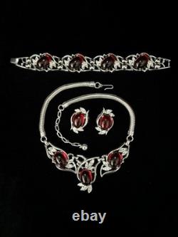TRIFARI Ruby Red Cabochons Set Crystal Rhinestones Alfred Philippe PAT PEND Box