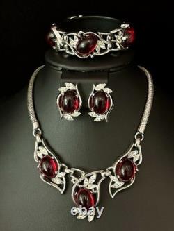 TRIFARI Ruby Red Cabochons Set Crystal Rhinestones Alfred Philippe PAT PEND Box