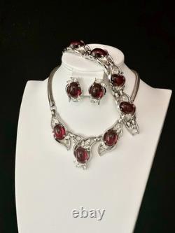 TRIFARI Ruby Red Cabochons Set Crystal Rhinestones Alfred Philippe PAT PEND Box