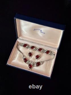 TRIFARI Ruby Red Cabochons Set Crystal Rhinestones Alfred Philippe PAT PEND Box