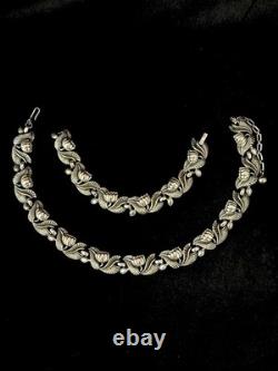TRIFARI Tulips Bracelet Necklace Set Bellflowers Gun-Metal-Gray Crown