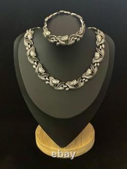 TRIFARI Tulips Bracelet Necklace Set Bellflowers Gun-Metal-Gray Crown
