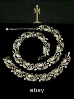 TRIFARI Tulips Bracelet Necklace Set Bellflowers Gun-Metal-Gray Crown