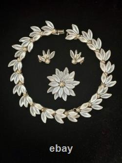TRIFARI Water Lily Petalette Set 1949 Frosted Flowers Poured-Glass A. Philippe