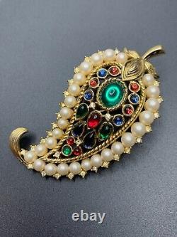 Trifari Alfred Philippe 1956 Moghul Paisley Leaf Brooch in Tricolor with Pearls